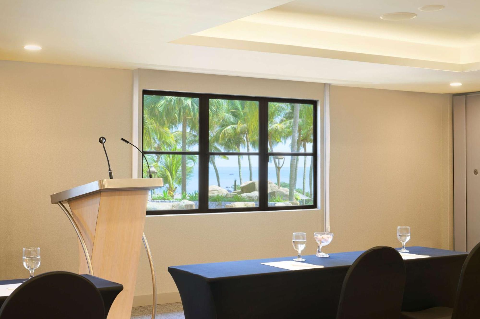 מלון לומוט Doubletree By Hilton Damai Laut מראה חיצוני תמונה